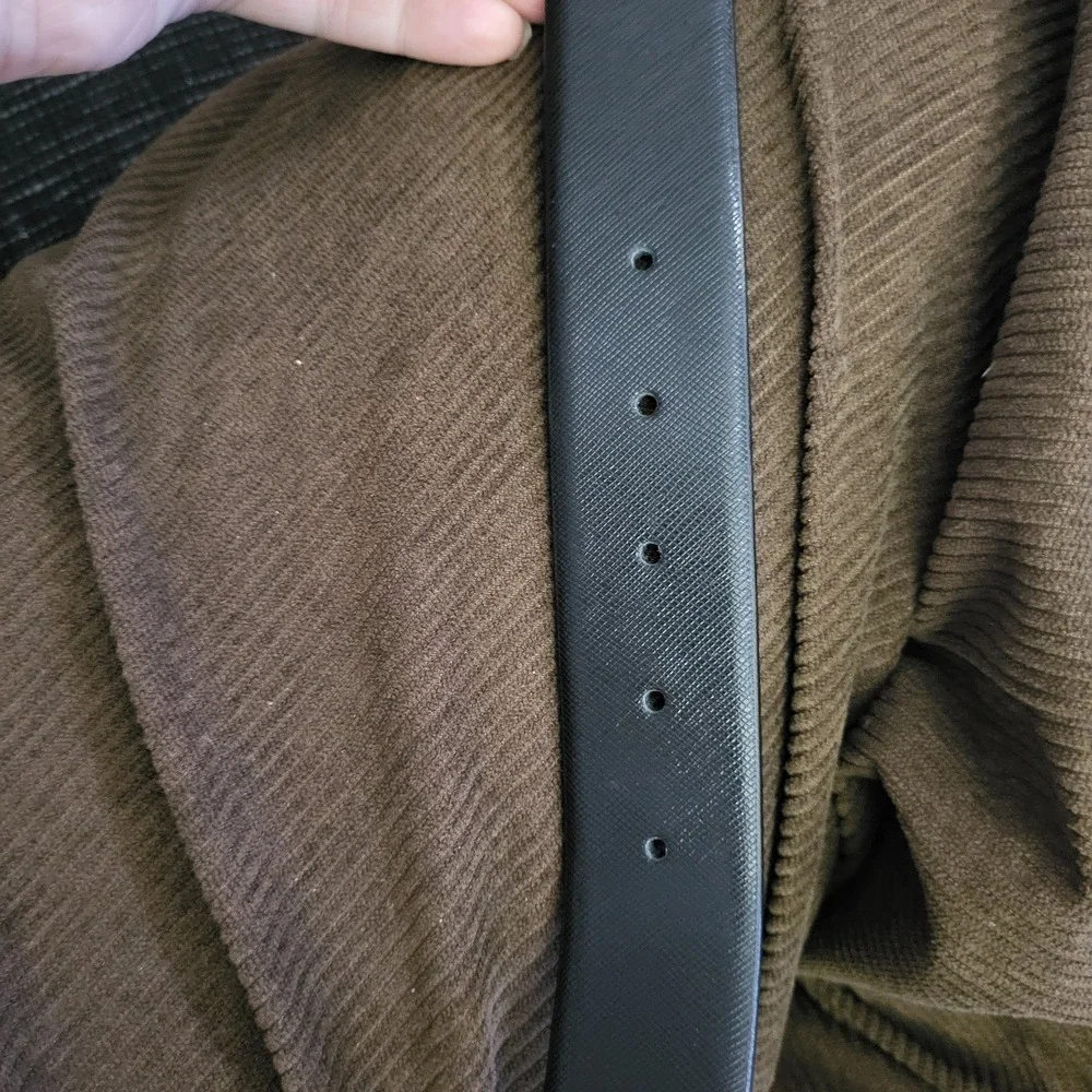 Hugo Boss Textured Black Leather Belt US 38